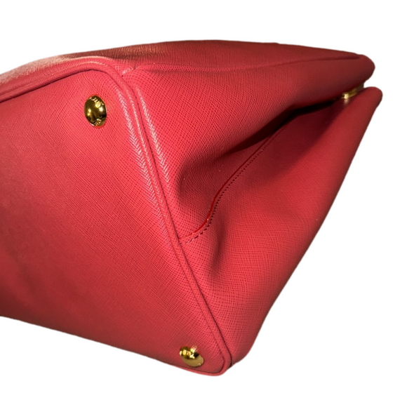 PRADA SAFFIANO LUX TOTE Handbag - Picture 7 of 15